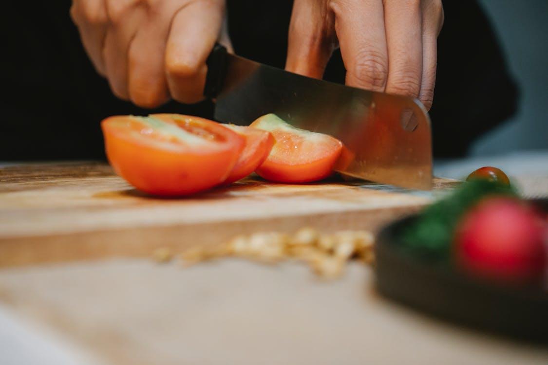 Sentuhan Tradisional: Pisau Dapur Gagang Besi yang Kokoh