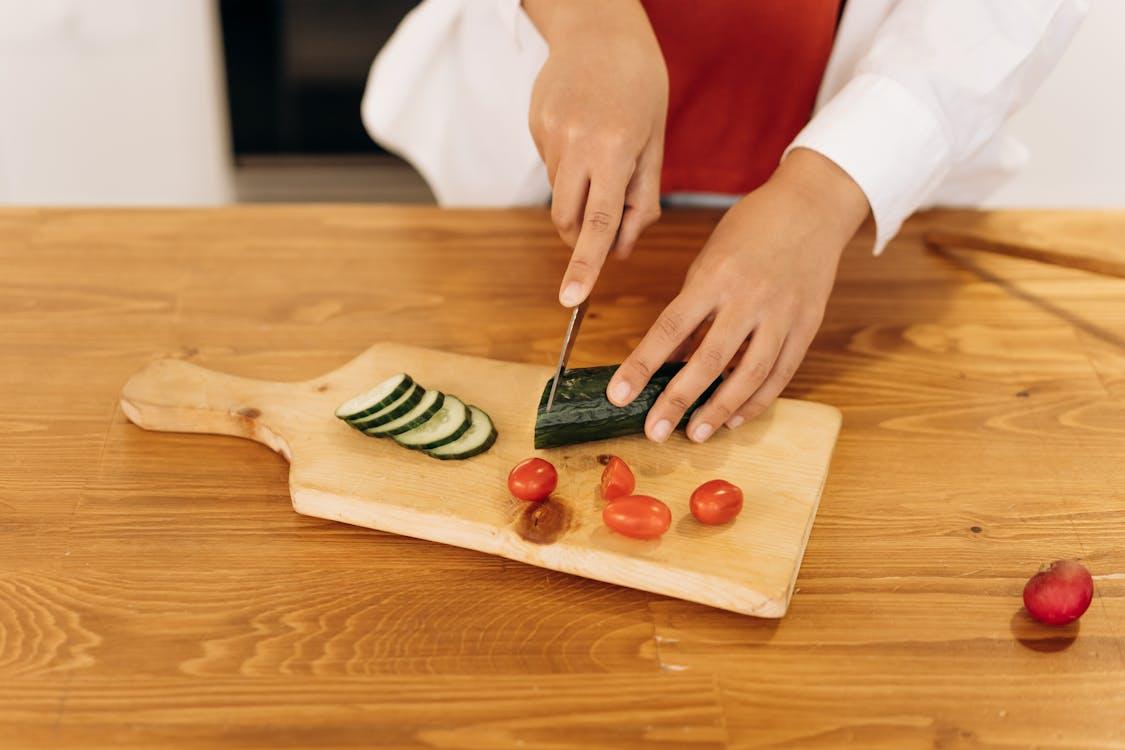 Memilih Pisau Tepat untuk Potong Sayur